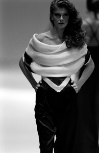 Gianfranco_Ferre_SS1989_Nicoletta_04.jpg