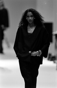 Gianfranco_Ferre_SS1989_Sonia_Cole_05.jpg