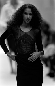 Gianfranco_Ferre_SS1989_Sonia_Cole_09.jpg