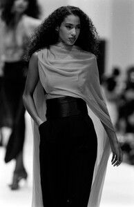 Gianfranco_Ferre_SS1989_Sonia_Cole_13.jpg