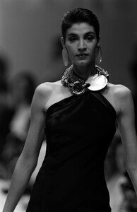 Gianfranco_Ferre_SS1989_Susanna_05.jpg