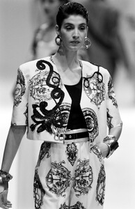 Gianfranco_Ferre_SS1989_Susanna_07.jpg