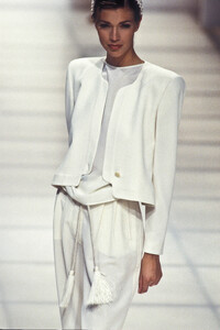 GiorgioArmani1993WomenRTW87.thumb.jpg.3155ac3a864397f77398bf4c8d60e3f5.jpg
