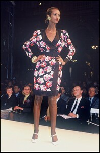 GivenchyHCSS1989Iman01.thumb.jpg.bdc4ad06ebee80899be20a40fc9b70b2.jpg