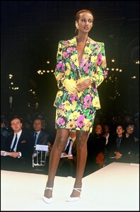 GivenchyHCSS1989Iman02.thumb.jpg.304825f0ae84d2d3b731cd2c72074a7c.jpg