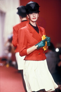 Hermes SS 1989 29.jpg