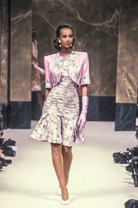 Jean-Louis Scherrer HC SS 1989 Iman 13.jpg