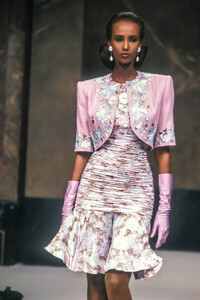 Jean-Louis Scherrer HC SS 1989 Iman 15.jpg