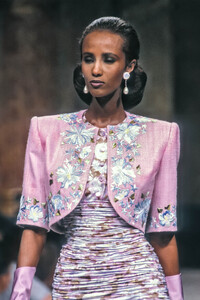 Jean-Louis Scherrer HC SS 1989 Iman 16.jpg