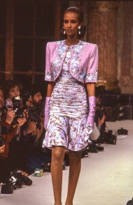 Jean-Louis Scherrer HC SS 1989 Iman 17.jpg