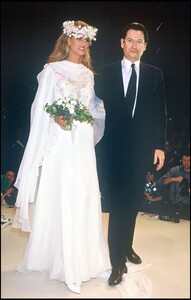 Jean-Louis Scherrer HC SS 1989 Laetitia 18.jpg