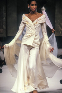 Jean Louis Scherrer 1989 Haute Couture 167.jpg