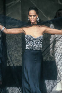 Jean Louis Scherrer 1989 Haute Couture 184.jpg