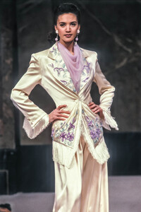 Jean Louis Scherrer 1989 Haute Couture 199.jpg