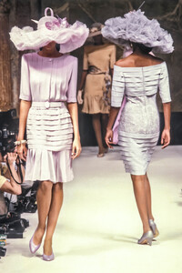 Jean Louis Scherrer 1989 Haute Couture 212.jpg