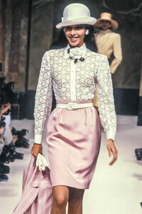 Jean Louis Scherrer 1989 Haute Couture 9.jpg