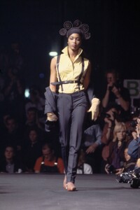 Jean_Paul_Gaultier_SS1989_Naomi.thumb.jpg.94c81a71eb51dc3038a131c6b17b5826.jpg