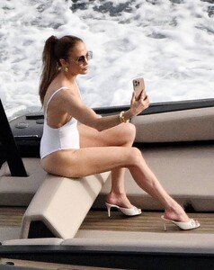 Jennifer-Lopez---Spotted-in-white-swimsuit-on-boat-in-Italy-01.jpg