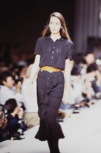 Karl_Lagerfeld_SS1989_Gail_01.thumb.jpg.7a6eeab3275d7169de04152c982864cb.jpg