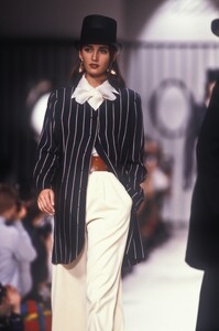 Karl_Lagerfeld_SS1989_Gail_02.thumb.jpg.6057f41d10a8f024b4c0f2f911d96938.jpg