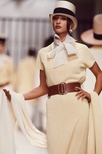 Karl_Lagerfeld_SS1989_Marpessa_04.thumb.jpg.2c53bb5eb44733aaa51ec69d26b816c2.jpg