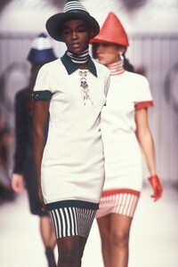 Karl_Lagerfeld_SS1989_Roshumba_01.thumb.jpg.df095b88bcbbc5d4c38d5d5ba98a93bb.jpg