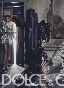 Klein_Dolce__Gabbana_Spring_Summer_2009_05.thumb.jpeg.7107e4823fb87b72741a021f76f2b1b3.jpeg