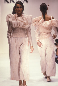 Krizia 1989 Women RTW 20.jpg