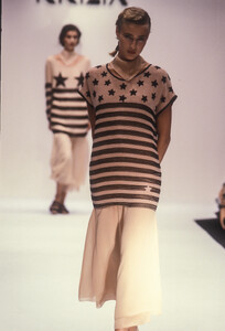 Krizia 1989 Women RTW 33.jpg