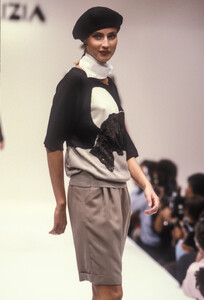 Krizia 1989 Women RTW 49.jpg