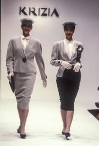 Krizia1989WomenRTW59.thumb.jpg.6cf40dfe70602316a98b5cc2336d7efc.jpg