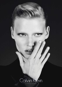 Lara Stone 2.jpg