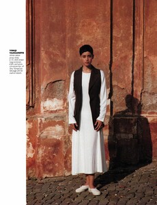 Marie Claire UK April 1990 117.jpg