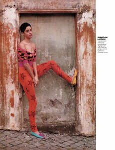 Marie Claire UK April 1990 118.jpg