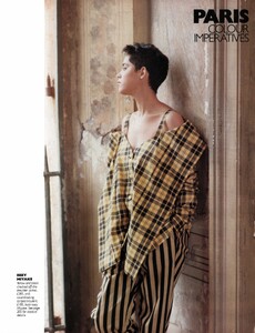 Marie Claire UK April 1990 119.jpg