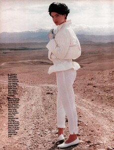 Marie Claire UK April 1990 142.jpg