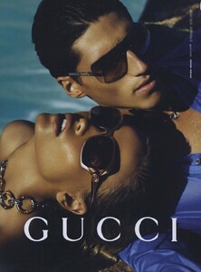 Mert__Marcus_Gucci_Cruise_2010_07.thumb.jpeg.bad00c99e9e9b76bf11431ecb004f329.jpeg