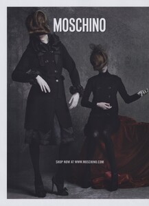 Munro_Moschino_Fall_Winter_2009_10_01.thumb.jpeg.9f882bf3205e2e71b5f6696339bd59f9.jpeg