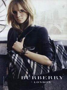 Testino_Burberry_Fall_Winter_2009_10_14.thumb.jpeg.03bb143a2dac2b1cdf9ab1298958c09a.jpeg