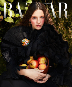 Una-Zeiby-for-HARPERS-BAZAAR-Mexico-by-Enrique-Vega-0252.thumb.jpg.30515081d7e4d3ee3da5247915321d7d.jpg