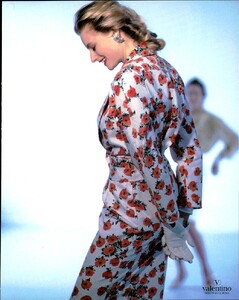 Vogue Italia March 1989 039.jpg