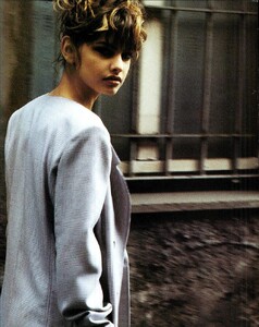 Vogue Italia March 1989 060.jpg