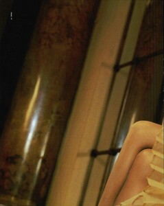 Vogue Italia March 1989 120.jpg