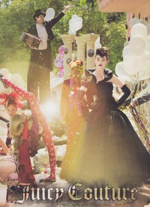 Walker_Juicy_Couture_Fall_Winter_2009_10_05.thumb.jpeg.c613bcb8e960533cd1d41d6a7f226b19.jpeg
