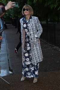 anna-wintour-at-the-serpentine-gallery-sumner-party-in-london-06-30-2022-1.jpg