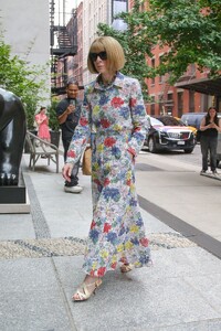 anna-wintour-in-the-big-apple-new-york-06-03-2024-0.thumb.jpg.a1df8a8cbfedb651500d0cd7dfcf6fbb.jpg
