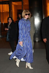 anna-wintour-leaving-the-ralph-lauren-fashion-show-in-new-york-city-04-29-2024-4.jpg