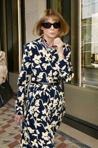 anna-wintour-out-in-paris-06-19-2024-0.thumb.jpg.62bbd3789164db31b85d7f875d6a32f9.jpg