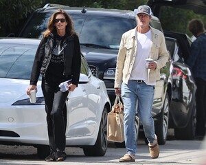cindy-crawford-and-rande-gerber-out-in-malibu-05-25-2024-0.jpg