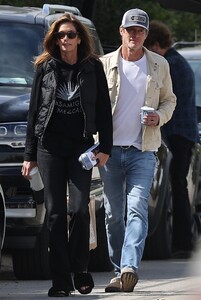cindy-crawford-and-rande-gerber-out-in-malibu-05-25-2024-3.jpg